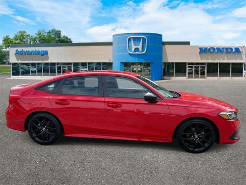 Used 2022 Honda Civic Sport image 3