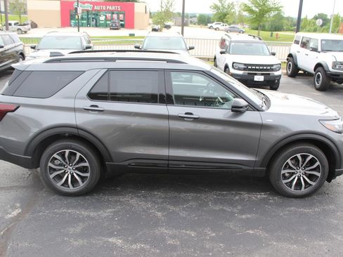 New 2026 Ford Explorer ST-Line AWD/4WD image 8