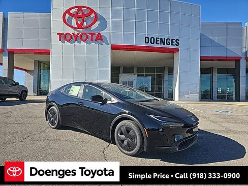 New 2026 Toyota Prius LE image 1