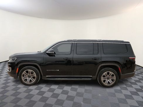 Used 2022 Jeep Wagoneer Series III AWD/4WD image 2