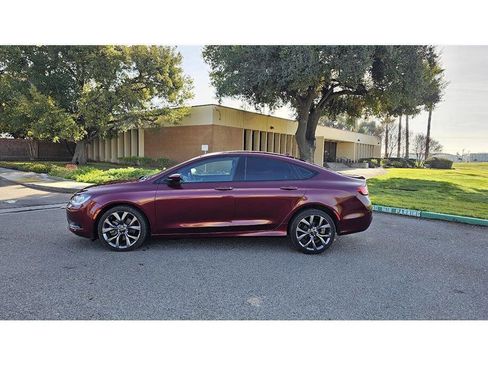 Used 2015 Chrysler 200 S w/ Navigation & Sound Group I image 4