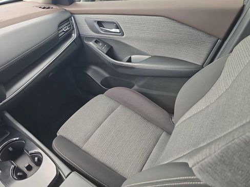 Certified 2023 Nissan Rogue SV FWD image 15