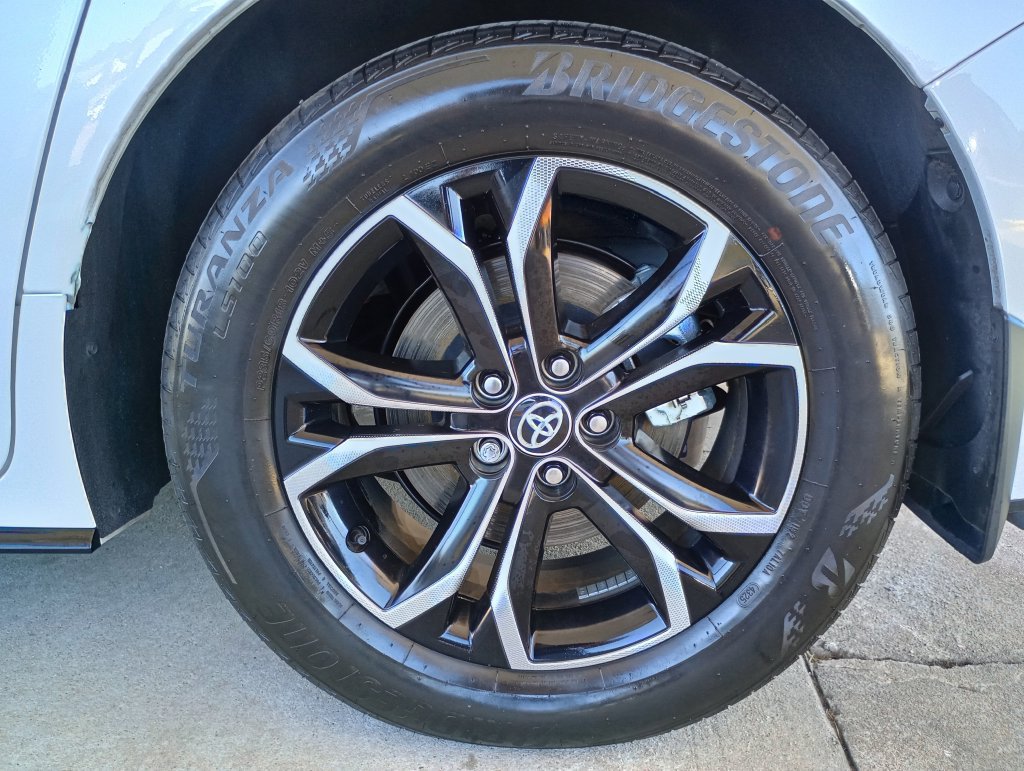 Used 2026 Toyota Sienna Platinum AWD/4WD image 46