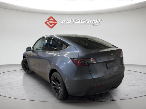 Used 2023 Tesla Model Y Long Range image 3