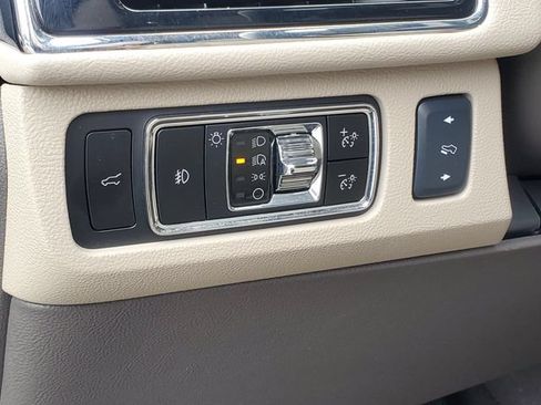 Certified 2024 Lincoln Navigator Reserve AWD/4WD image 11