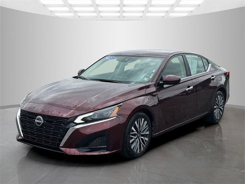 Used 2023 Nissan Altima 2.5 SV image 3