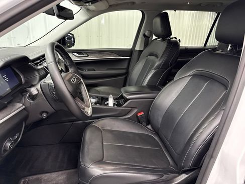 Used 2021 Jeep Grand Cherokee L Limited w/ Luxury Tech Group II AWD/4WD image 17
