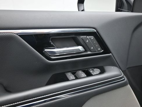 Used 2025 GMC Sierra EV Denali image 11