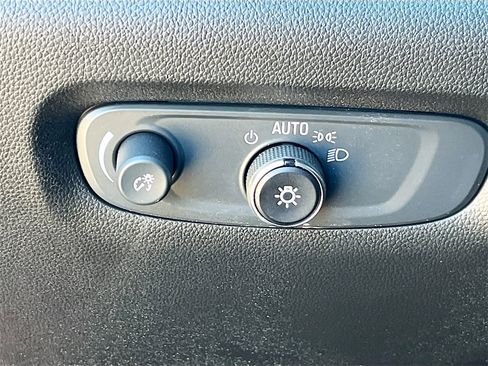 Used 2023 Chevrolet Traverse High Country image 10