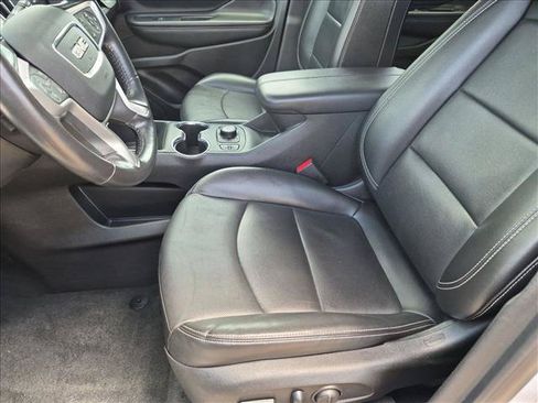 Used 2022 GMC Terrain SLT FWD image 15