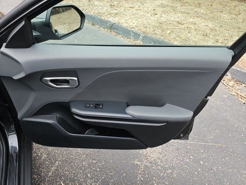 Used 2025 Kia K4 LXS image 15