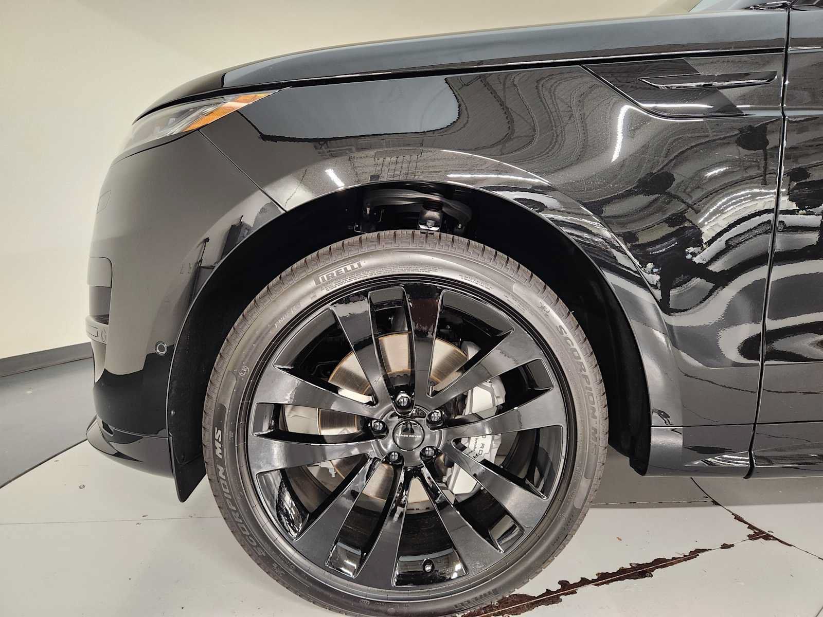 New 2027 Land Rover Range Rover Sport Dynamic SE AWD/4WD image 11