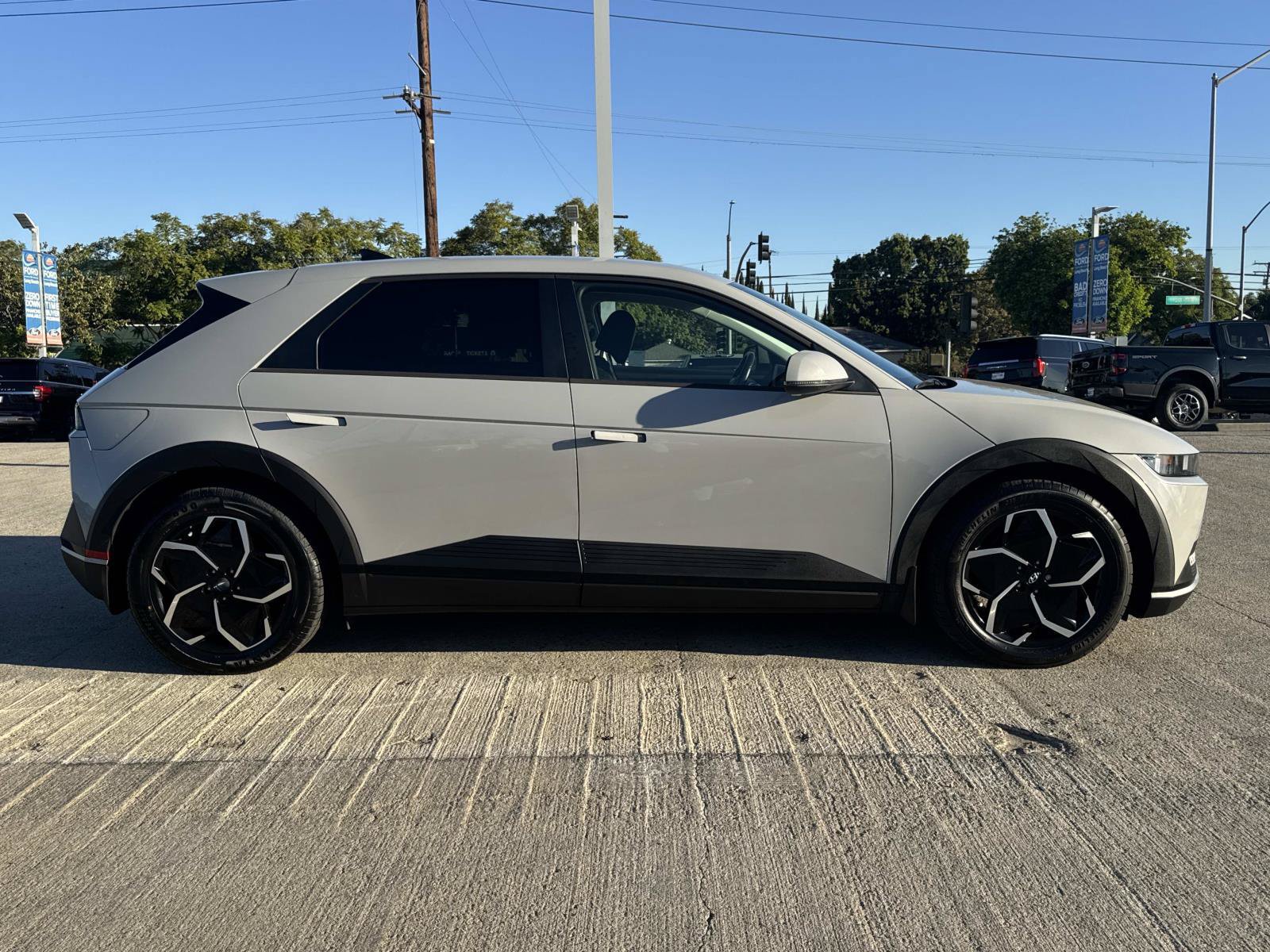 Used 2024 Hyundai Ioniq 5 SEL RWD image 2