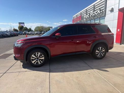 Used 2023 Nissan Pathfinder SL w/ SL Black Package AWD/4WD image 2