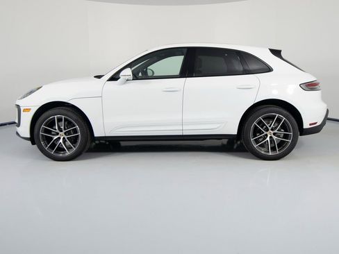 New 2026 Porsche Macan image 2