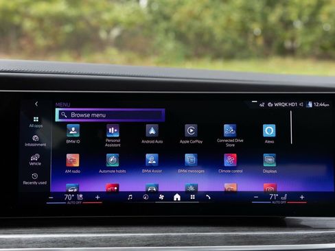 Used 2024 BMW 760i xDrive w/ Premium Package 2 image 26