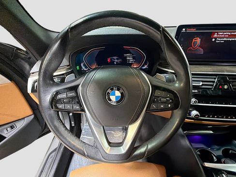 Used 2021 BMW 530i w/ Premium Package RWD image 40