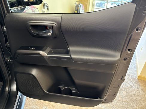 Used 2023 Toyota Tacoma TRD Sport image 19