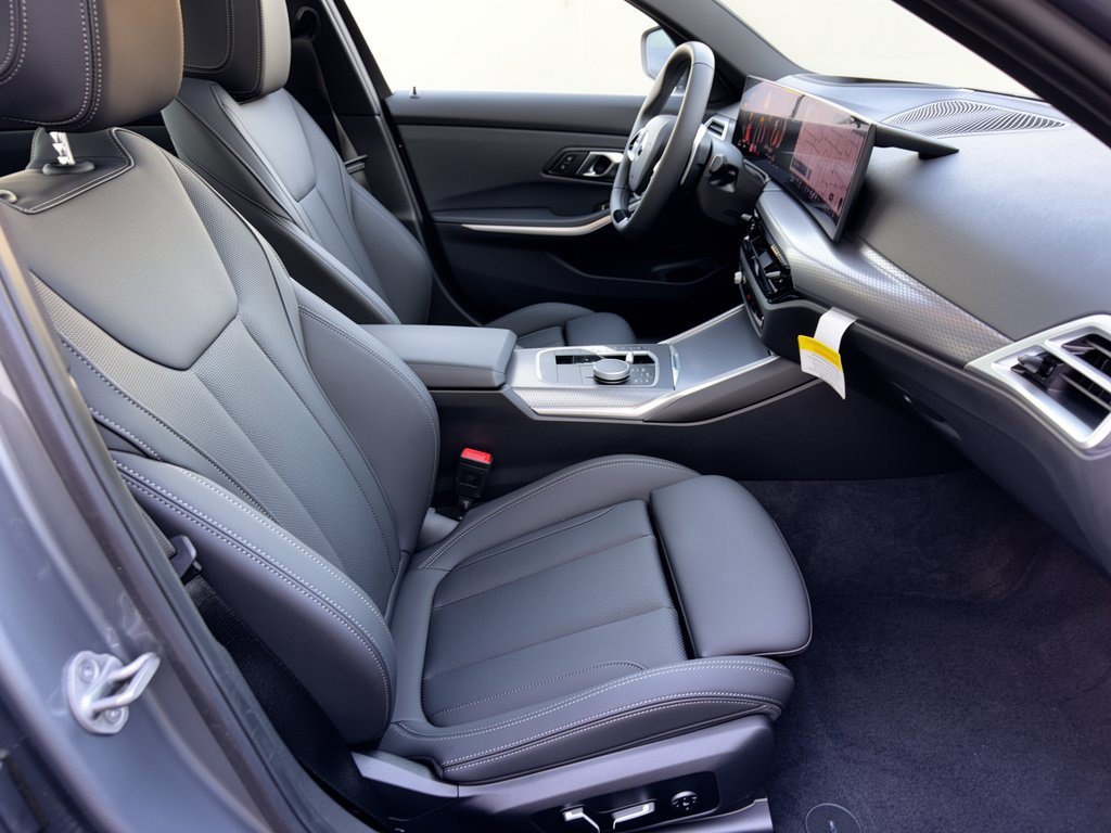 Certified 2026 BMW 330i Sedan RWD image 30