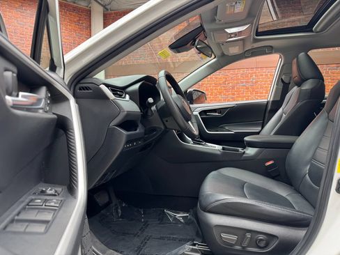 Used 2023 Toyota RAV4 XLE Premium AWD/4WD image 23