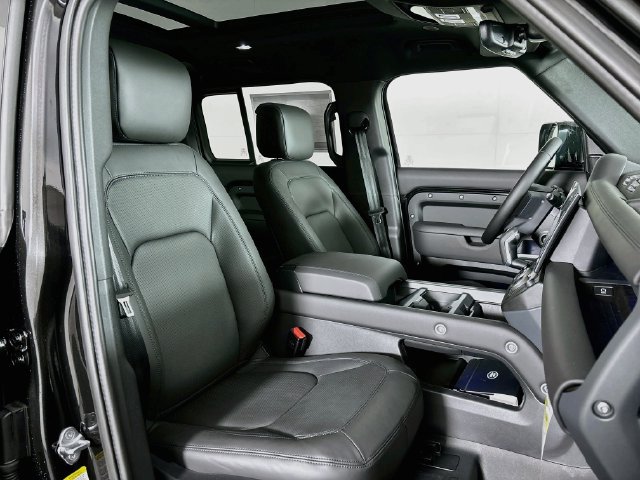 New 2026 Land Rover Defender 110 X-Dynamic SE AWD/4WD image 26