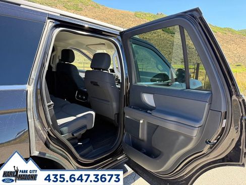 Used 2025 Ford Expedition Active AWD/4WD image 32