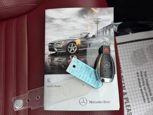 Used 2013 Mercedes-Benz SL 550 image 40