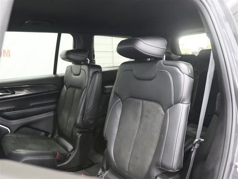 Used 2022 Jeep Grand Cherokee L Laredo AWD/4WD image 15