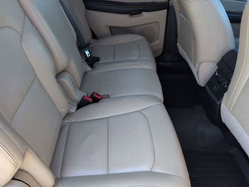 Used 2017 Ford Explorer XLT w/ Equipment Group 202A FWD image 20