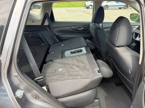Used 2017 Nissan Rogue S AWD/4WD image 33