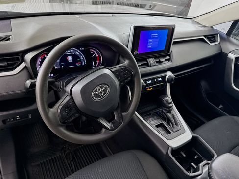 Used 2023 Toyota RAV4 LE FWD image 15