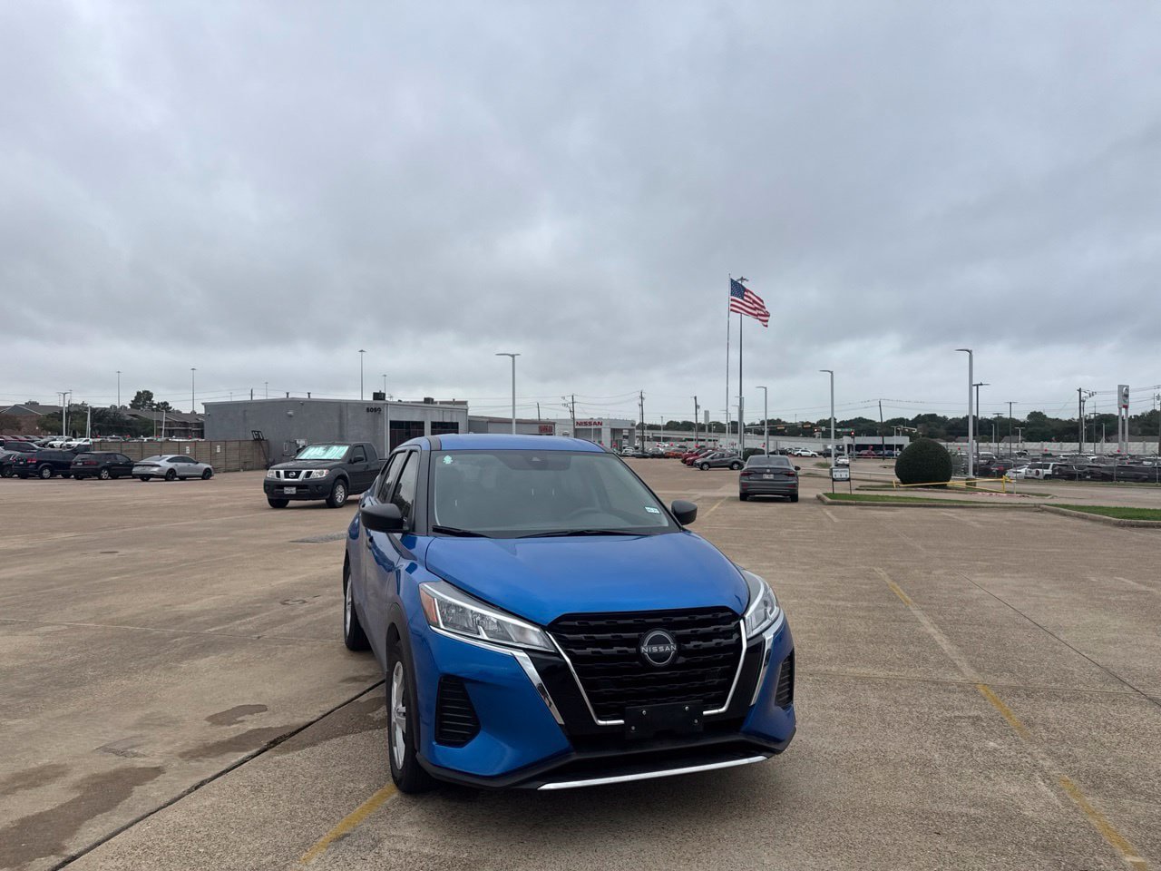 Used 2025 Nissan Kicks Play S FWD image 5