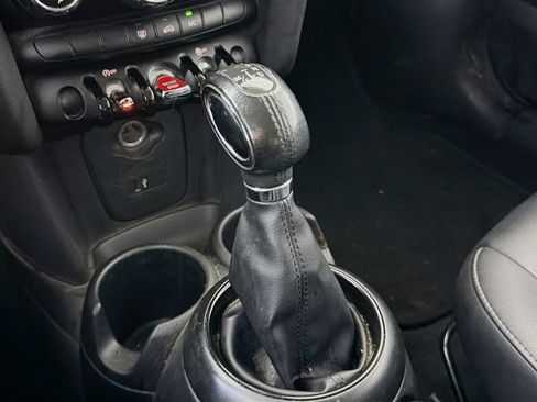 Used 2019 MINI Cooper 2-Door Hardtop w/ Signature Upholstery Package image 14