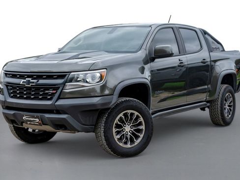 Used 2017 Chevrolet Colorado ZR2 w/ LPO, Premium Interior Package AWD/4WD image 4