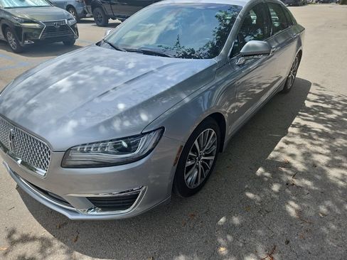 Used 2020 Lincoln MKZ FWD image 2