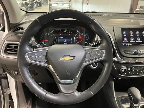 Used 2022 Chevrolet Equinox LT image 18