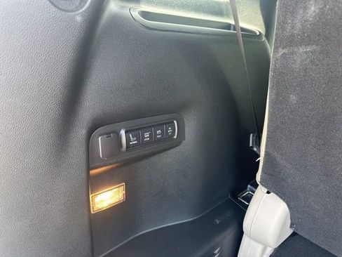 Used 2018 Ford Explorer Limited w/ Equipment Group 301A FWD image 23