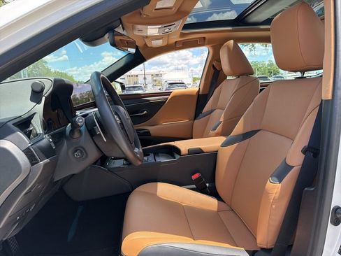 Used 2024 Lexus ES 350 w/ Premium Package FWD image 15