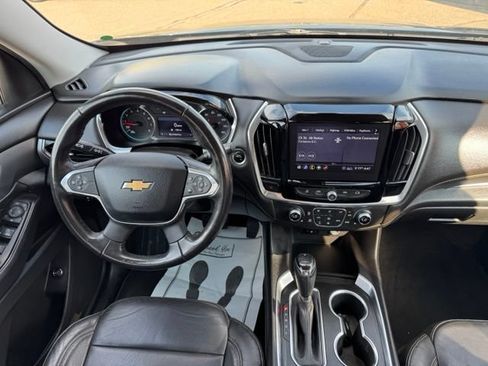 Used 2020 Chevrolet Traverse LT AWD/4WD image 17