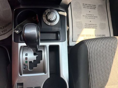 Used 2022 Toyota 4Runner SR5 AWD/4WD image 33