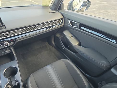 Used 2025 Honda Civic Sport image 12