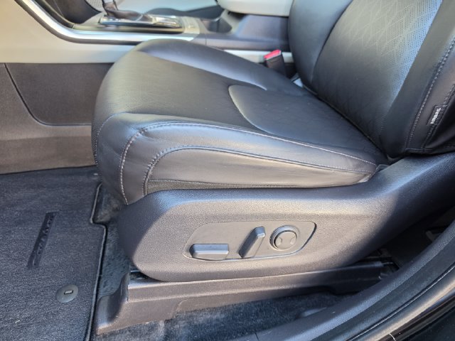 Used 2022 Kia Carnival LX FWD image 19