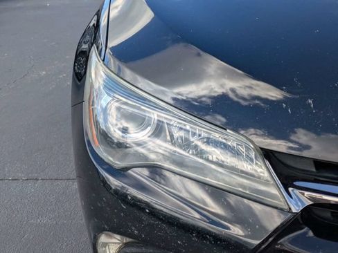 Used 2016 Toyota Camry SE FWD image 11