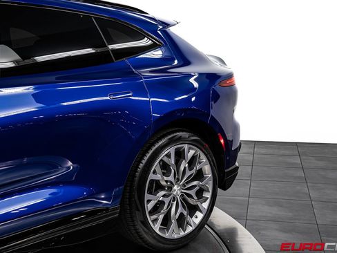 Used 2023 Aston Martin DBX 707 AWD/4WD image 14