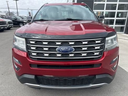 Used 2017 Ford Explorer XLT image 9