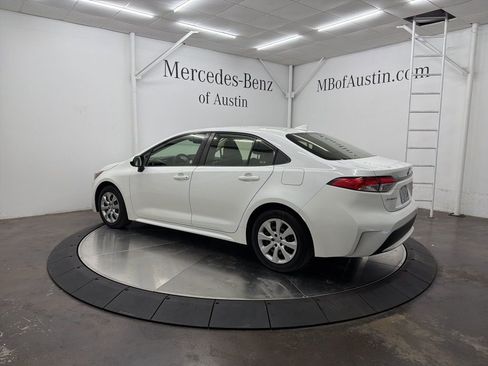 Used 2020 Toyota Corolla LE image 5