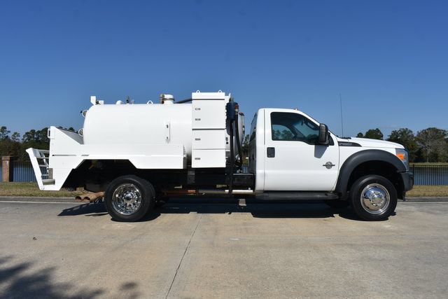 Used 2015 Ford F550 2WD Regular Cab Super Duty image 3