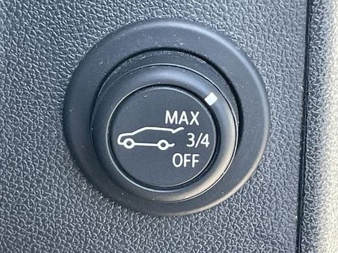 Used 2020 Chevrolet Equinox LT w/ Sport Edition FWD image 22