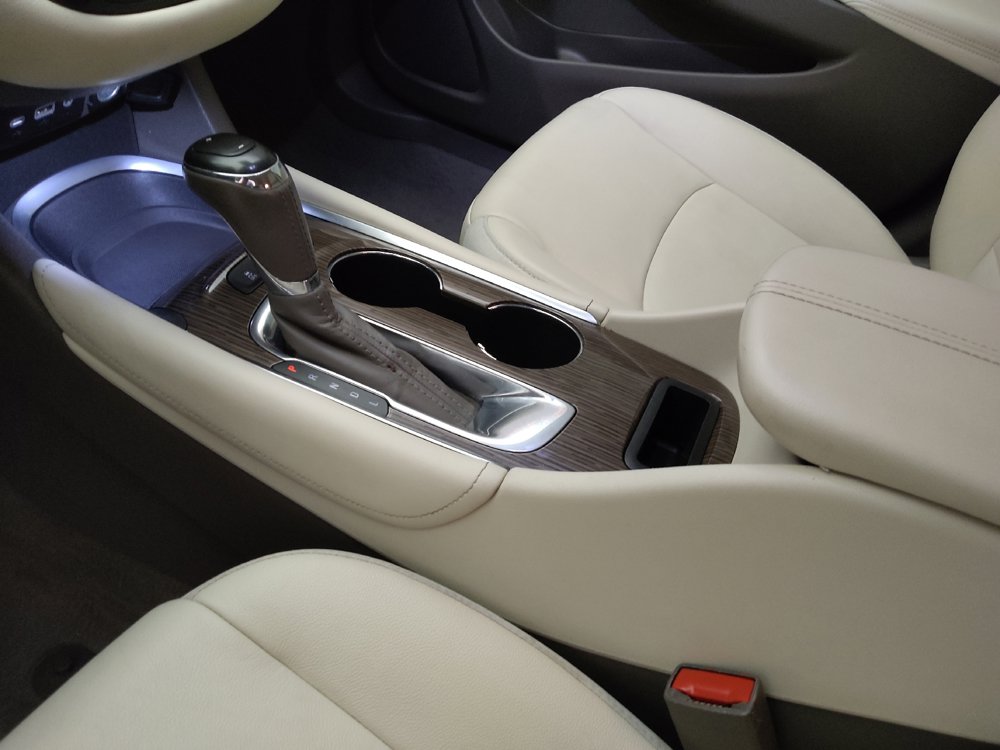 Used 2020 Chevrolet Malibu LT w/ Leather Package FWD image 26