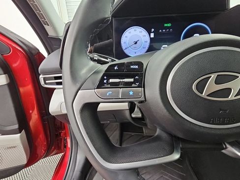 Used 2025 Hyundai Elantra Limited FWD image 25